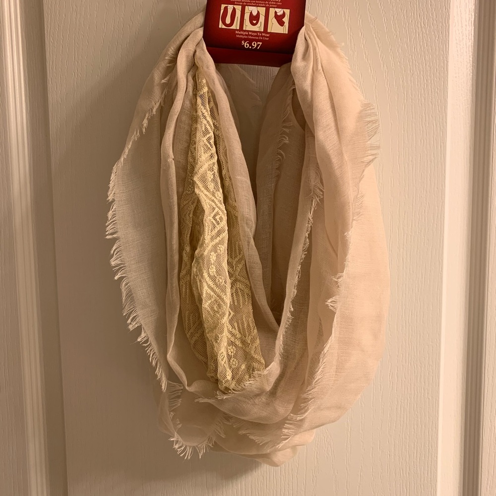 ⭐️Last Chance⭐️ Faded Glory Lace Infinity Scarf - Picture 8 of 8
